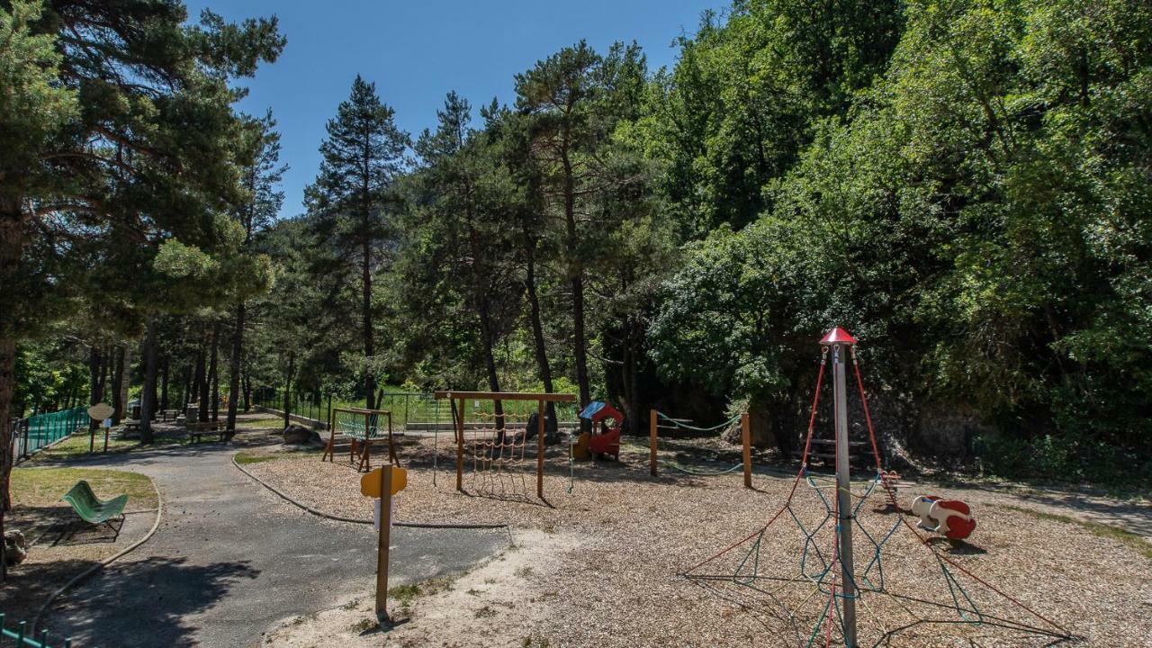 גיום Vacanceole - Residence Les Gorges Rouges מראה חיצוני תמונה